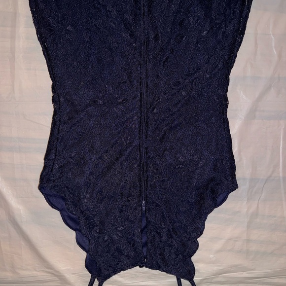 Elegant Navy Lace Dress - Picture 3 of 6